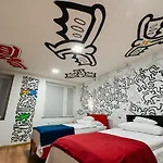 Hostel Good Times House