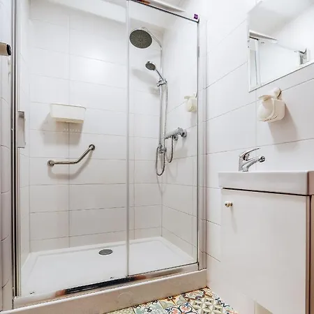 Good Times House Hostel *