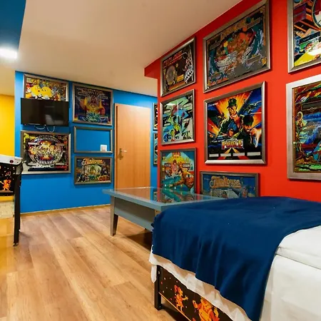 Hostel Good Times House