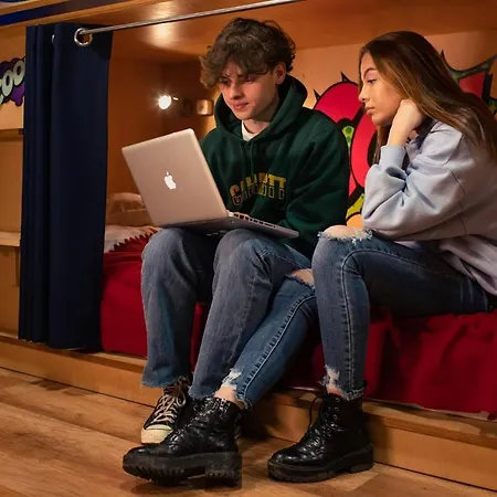 Hostel Good Times House