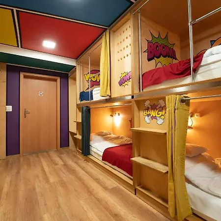 Hostel Good Times House