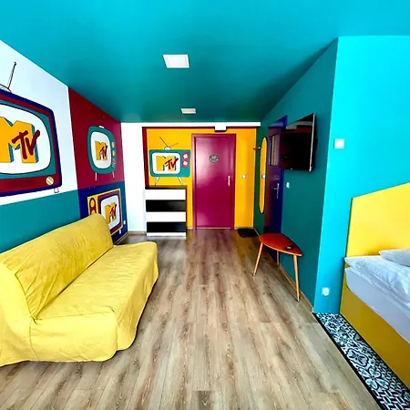 Hostel Good Times House