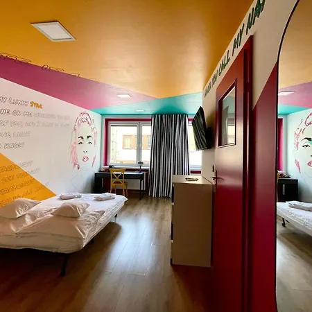 Good Times House Hostel *