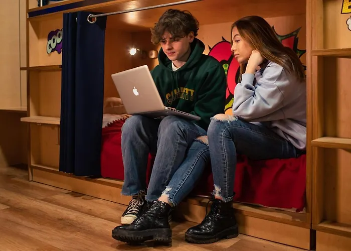 Hostel Good Times House